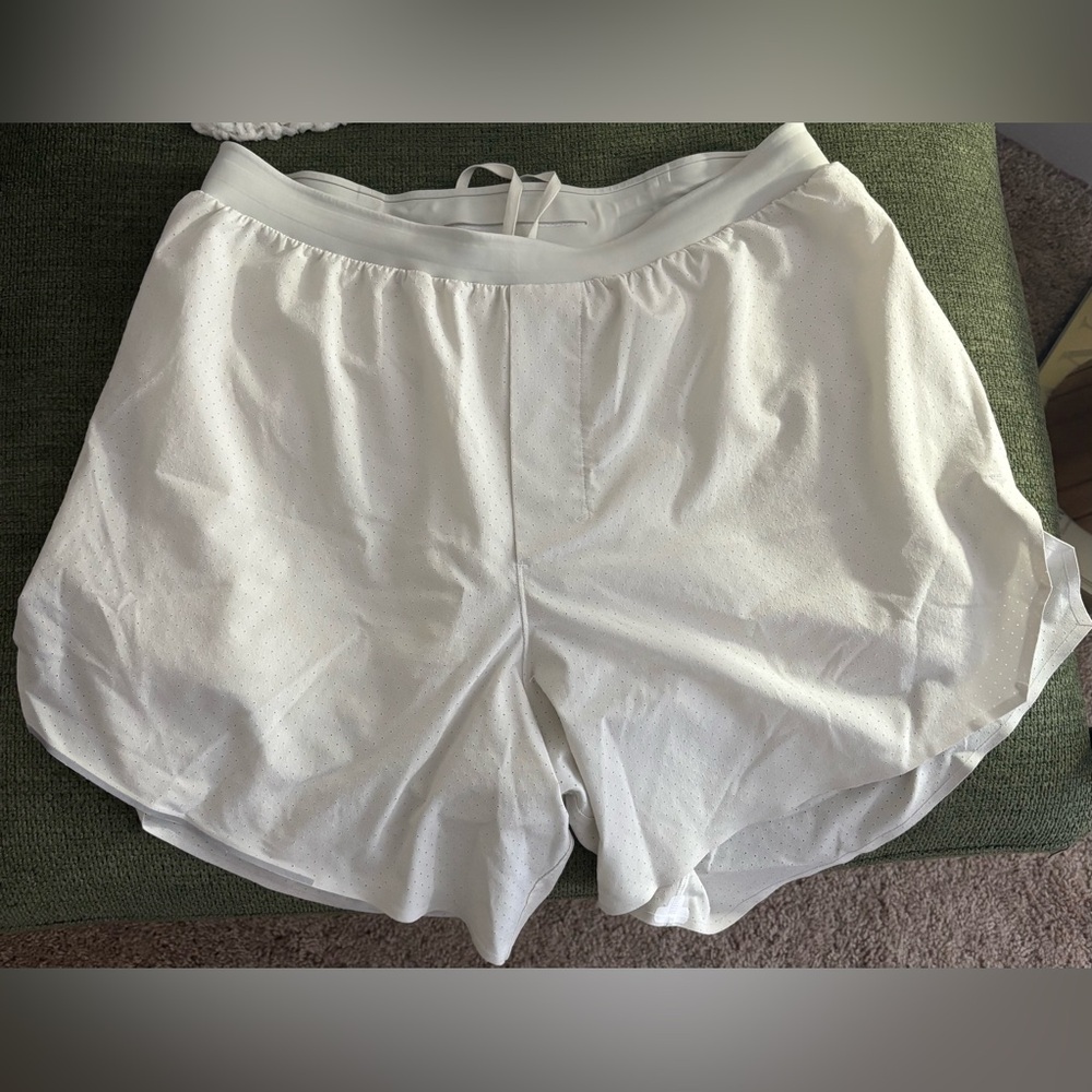 Lulu Men’s Fast and Free Lined 6inch Shorts